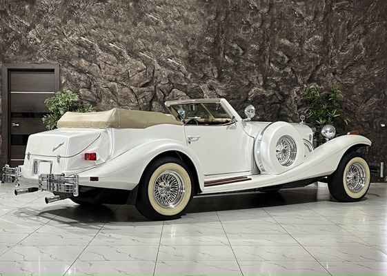 Excalibur Roadster